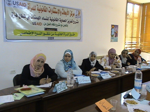 مركز الأبحاث ينفذ ورش عمل لطلبة الحقوق حول “الحقوق العائلية للمرأة”