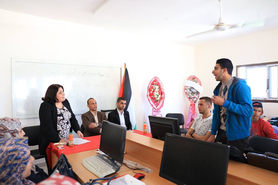 خلال لقاء خاص بطلبة كلية الحقوق في جامعة غزة