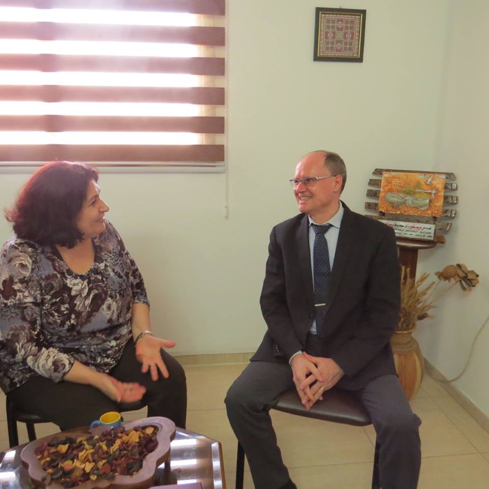 مدير مكتب غزة للمنسق الخاص للأمم المتحدة لعملية السلام في الشرق الأوسط يثني على عمل المركز وتدخلاته في حماية النساء وتعزيز دورهن في المجتمع