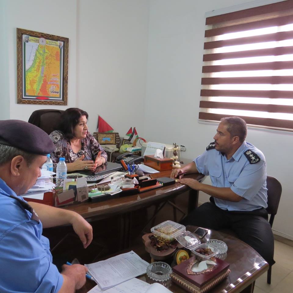 مركز الأبحاث والاستشارات القانونية والحماية للمرأة يستقبل مفتش عام الشرطة